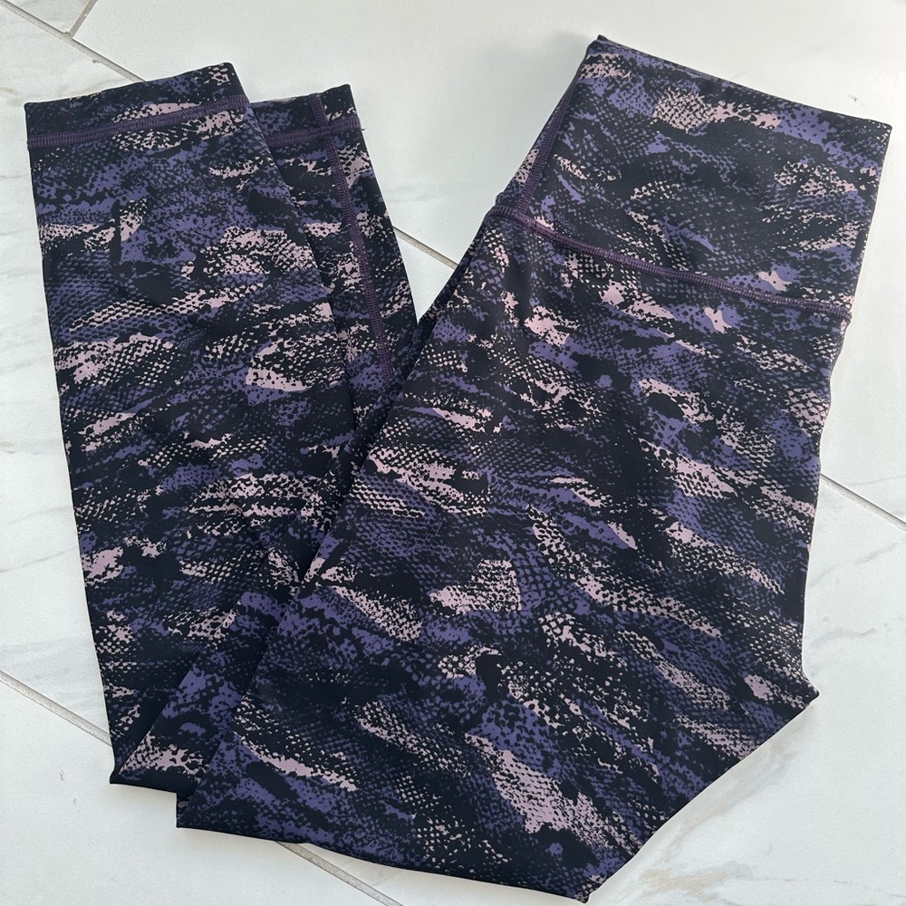 Lululemon wunder-under high rise tight 25” full-on luxtreme leggings purple